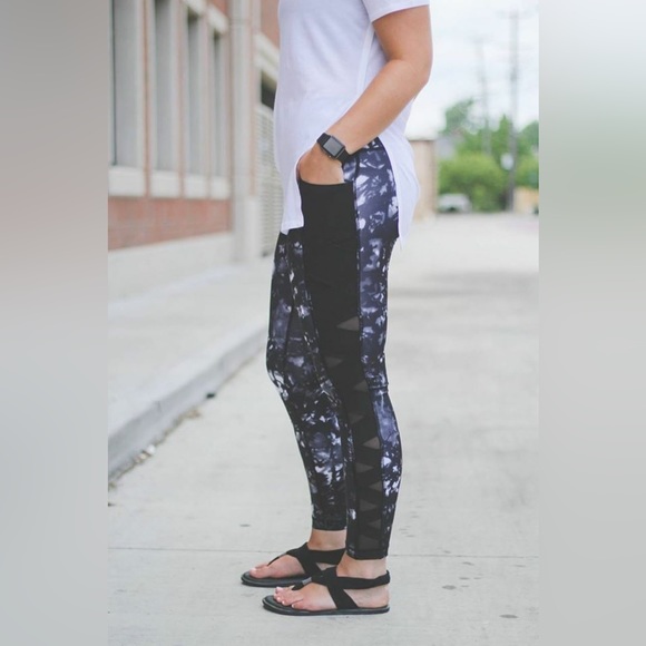 Lululemon Rise & Flow Pant Full On Luxtreme Leggings - Picture 11 of 16